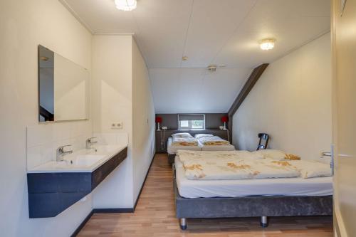 Invalidentoilet en -doucheruimte